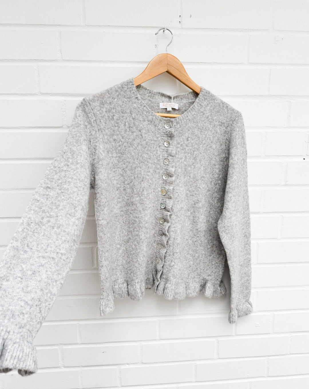 RÜSCHEN FINE STRICKJACKE - versch. Farben