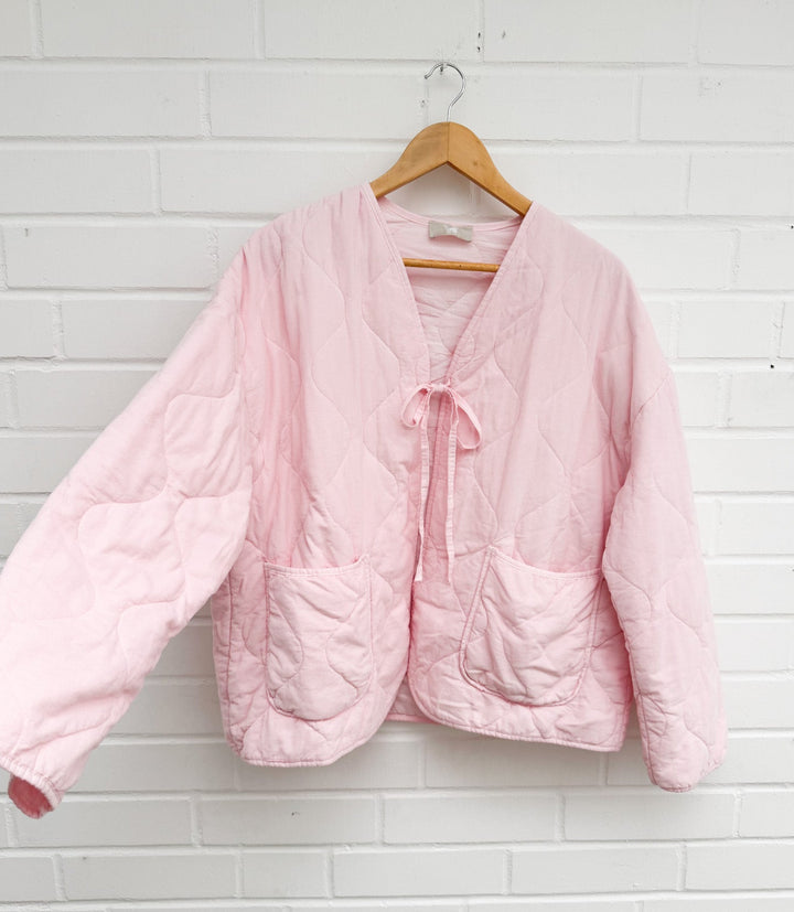 LEICHTE GESTEPPTE SCHLEIFEN JACKE - rosa