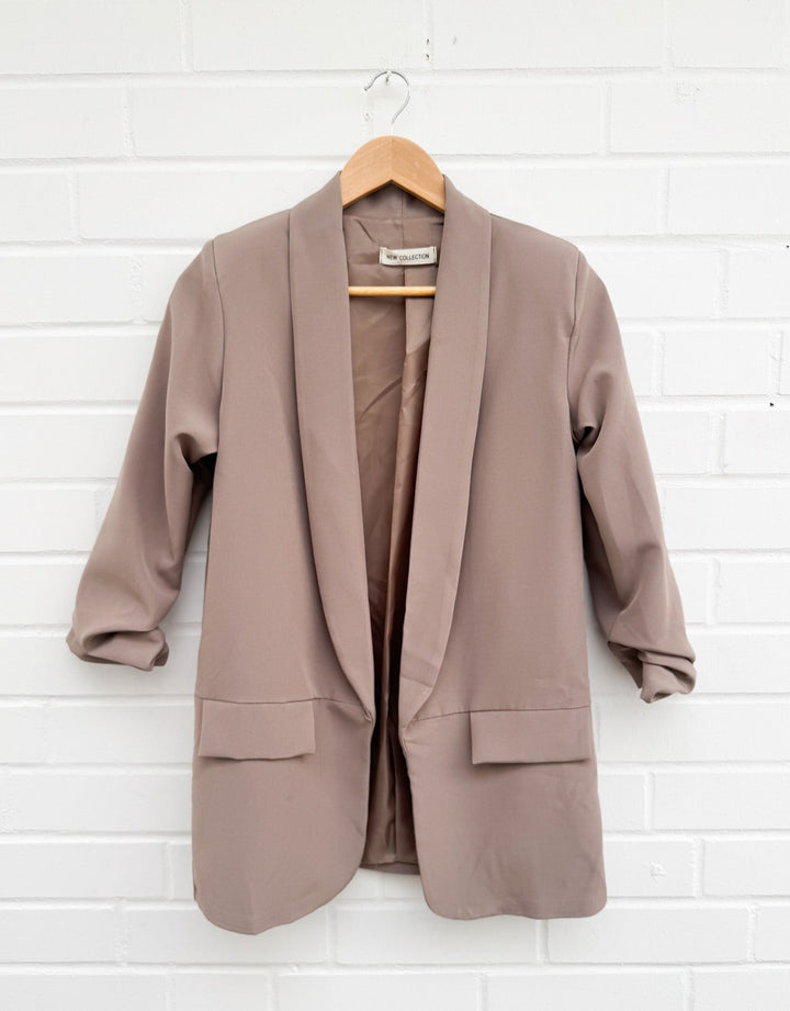 BASIC BLAZER mit Raffung - versch. Farben