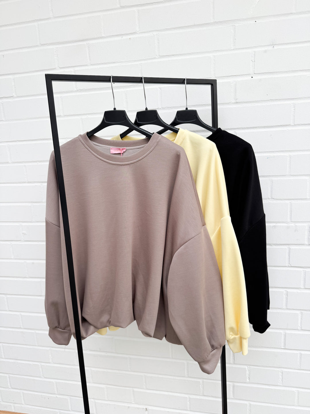 LOCKERER SWEATER mit Raffung - versch. Farben