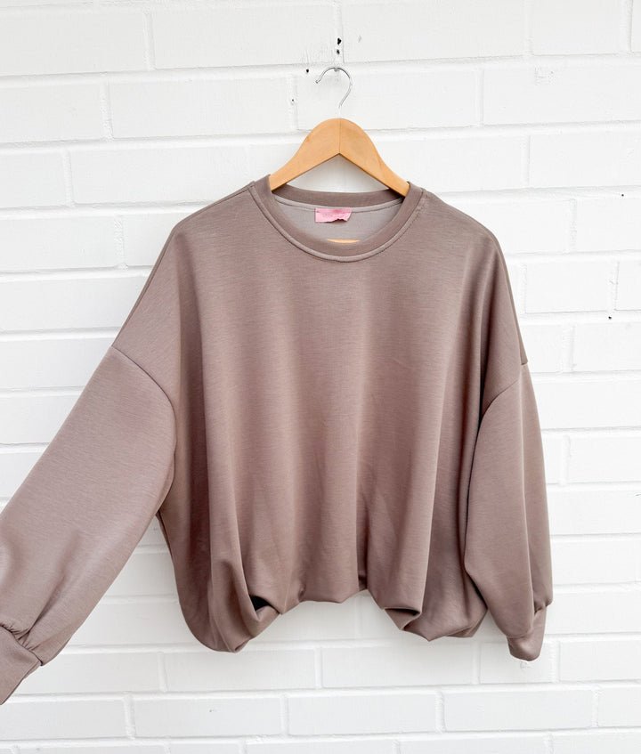 LOCKERER SWEATER mit Raffung - versch. Farben