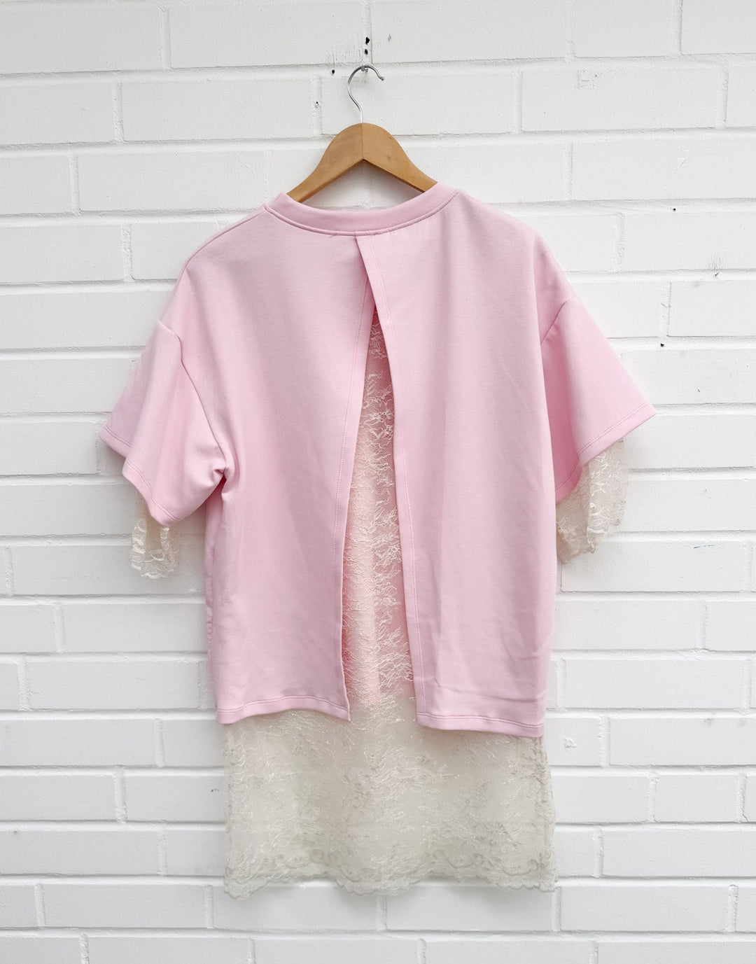 LOCKERES T-SHIRT mit Spitze - versch. Farben