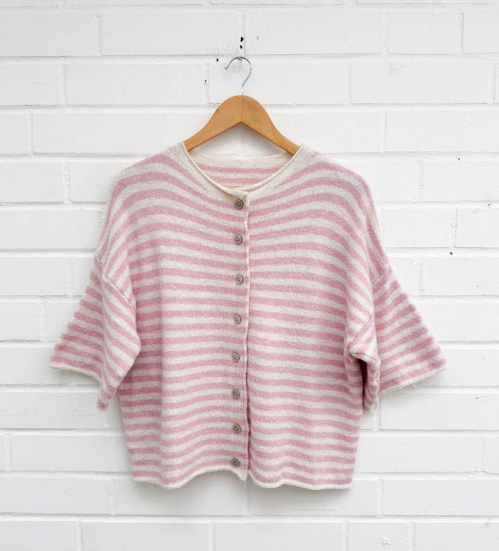 GESTREIFTE KURZARM STRICKJACKE ROSI - versch. Farben