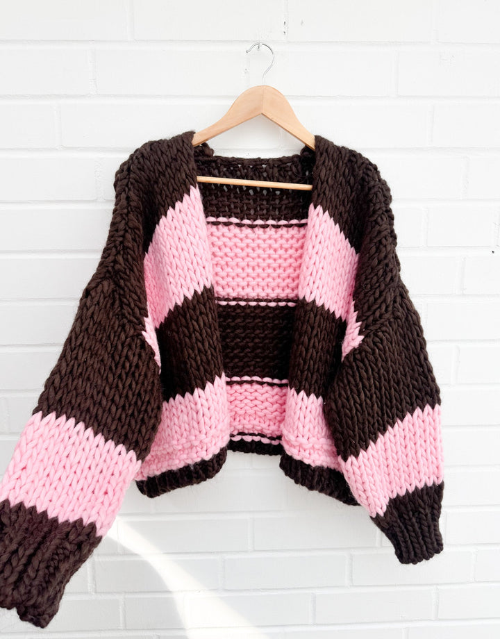 HANDMADE CARDIGAN BLOSSOM - braun rosa