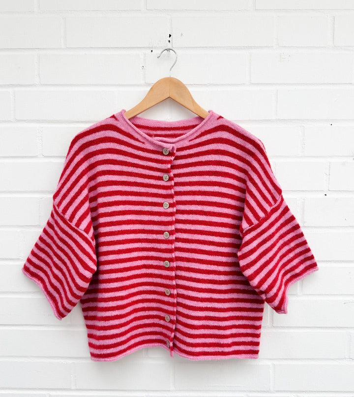 GESTREIFTE KURZARM STRICKJACKE ROSI - versch. Farben